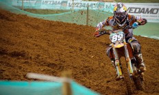 米兰体育官网-西决生死战焦点战，上海队争冠战胜出新疆队