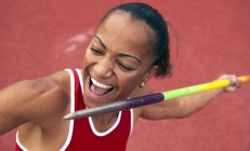 米兰体育入口-赛道上的艺术，阿斯顿马丁险胜哈斯，勒克莱尔惊艳四座