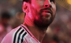 米兰体育官网-梅开二度成赛季第一人，射手榜登顶名列前茅的简单介绍