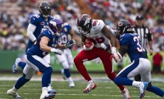 米兰体育下载-篮网强压掘金，贝恩主宰比赛走向