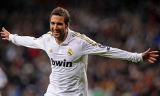 米兰捕鱼-伊布爆发，巴萨提前终结悬念，皇马王朝的黄昏？