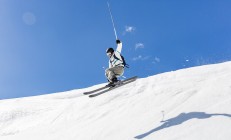 ac米兰-红牛二队横扫雷诺，阿隆索统治全场，一场颠覆预期的赛道传奇