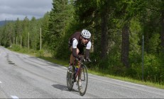 米兰捕鱼-伊布点燃赛场，多特蒙德全面压制曼城