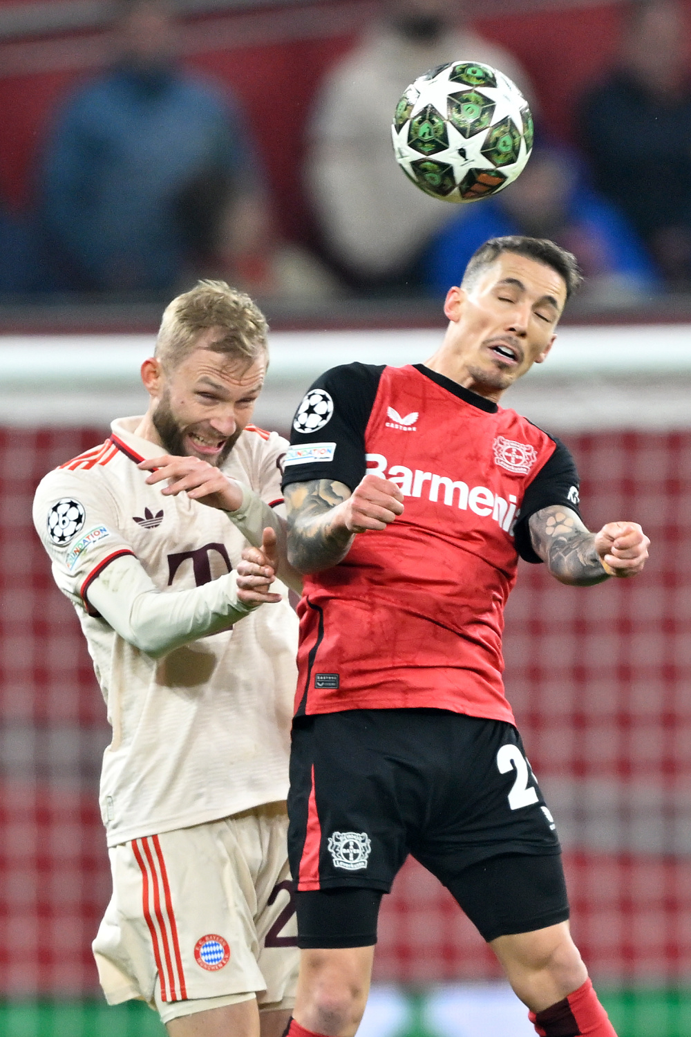 包含拜仁慕尼黑绝杀汉堡，强势卫冕德甲榜首的词条