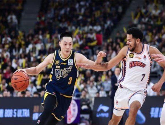 包含如火如荼：球场上的激战扣人心弦的词条