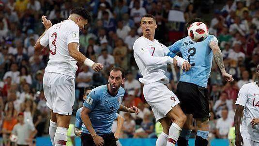 乌拉圭绝地反击波兰,C罗制霸全场的简单介绍 乌拉圭绝地反击波兰,C罗制霸全场的简单介绍