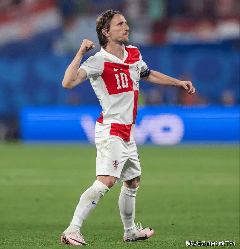 包含波兰队横扫法国队，奥恰洛夫刷新纪录的词条