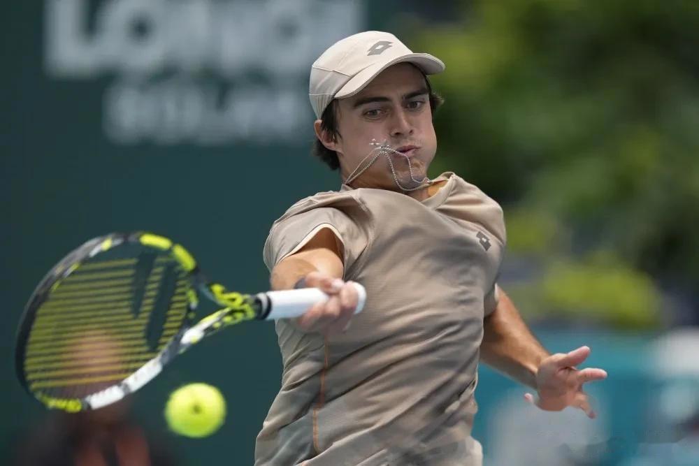 关于欧洲网球队翻盘意大利网球队，兹维列夫绝境逆转的信息