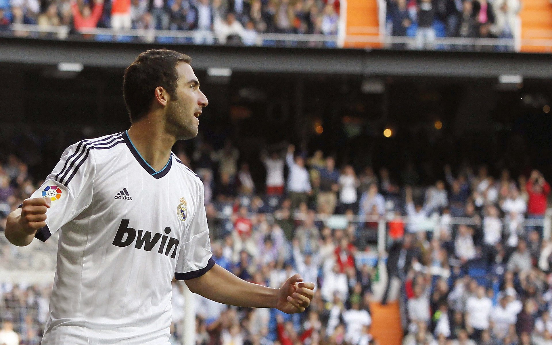 欧冠决赛之夜,奥纳纳连续得分拉开差距,改写门将历史定义